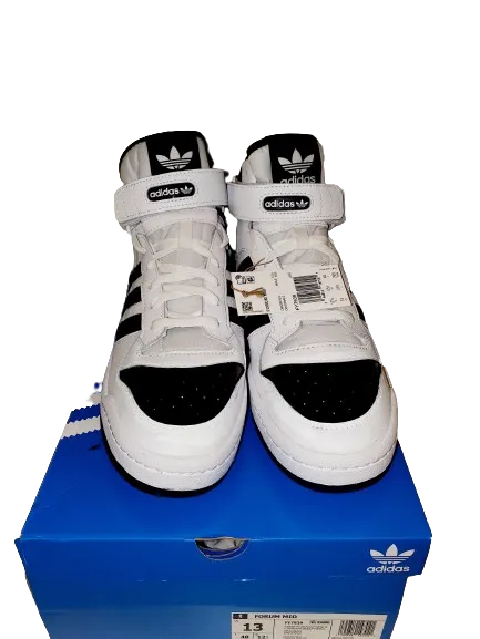Adidas forum Black and White