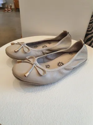 Belin - Almond Leather