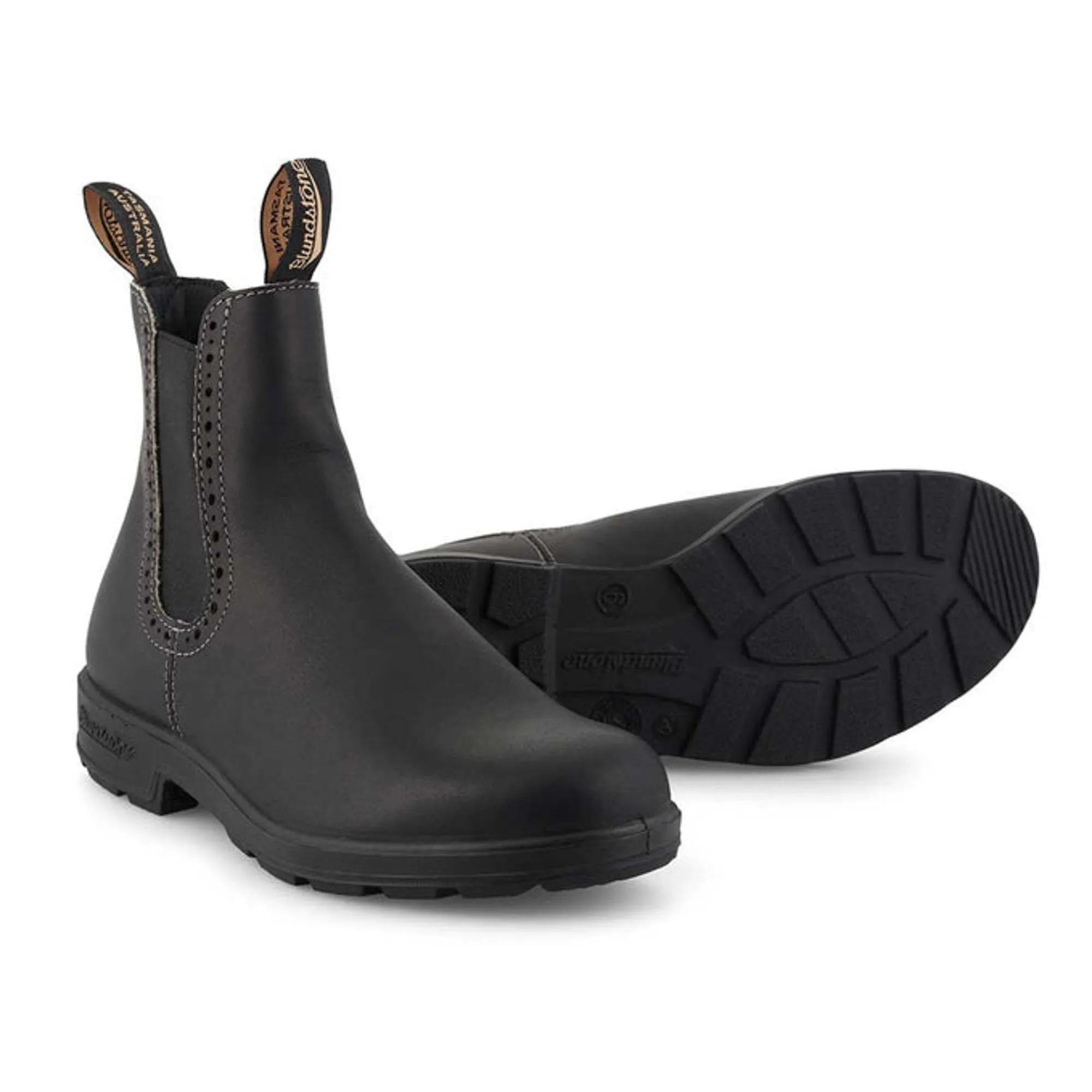 BLUNDSTONE 1448 Brogued Boots in Voltan Black