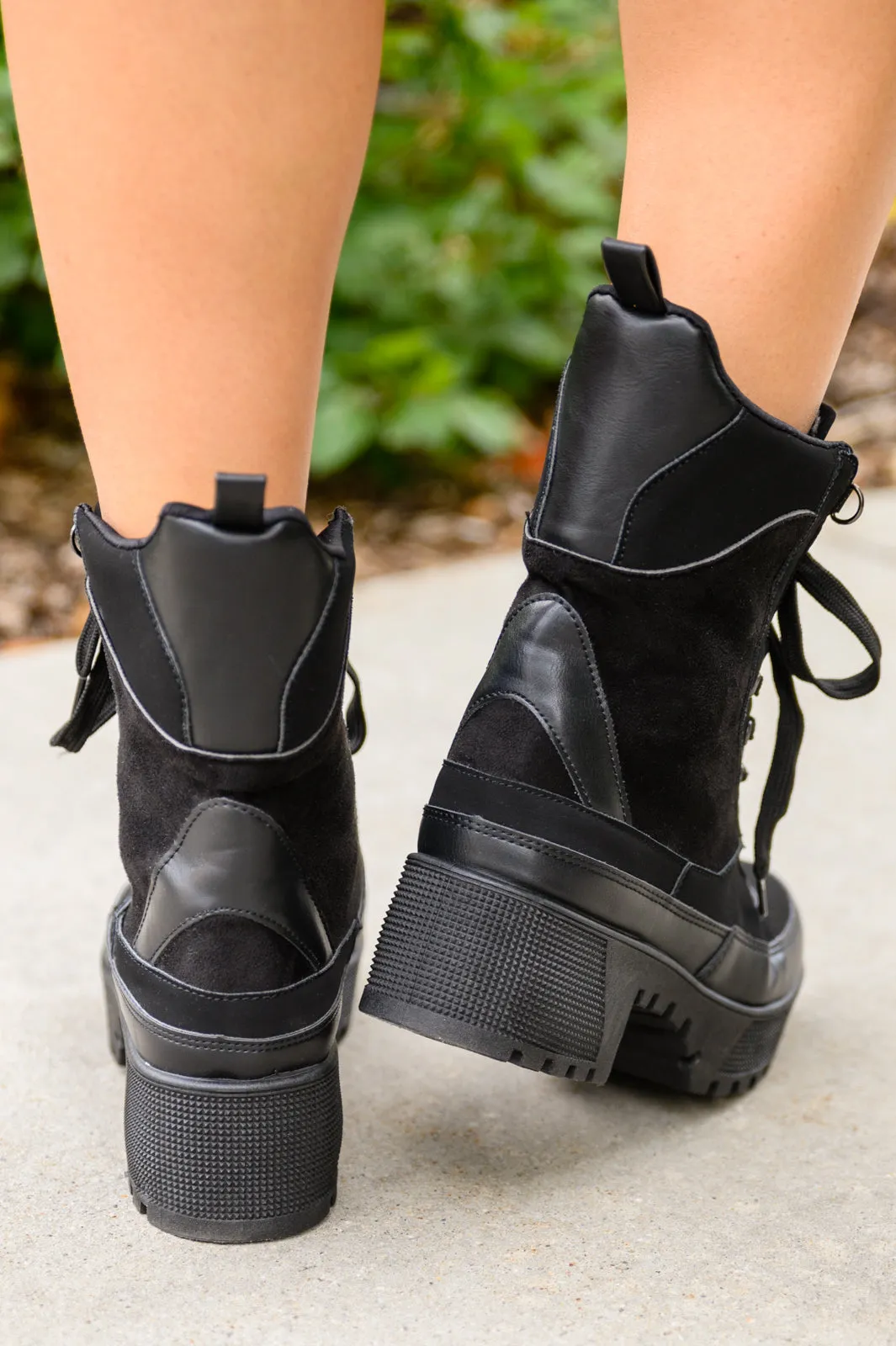 Desert Nights Lace Up Boots In Black (size 6.5)
