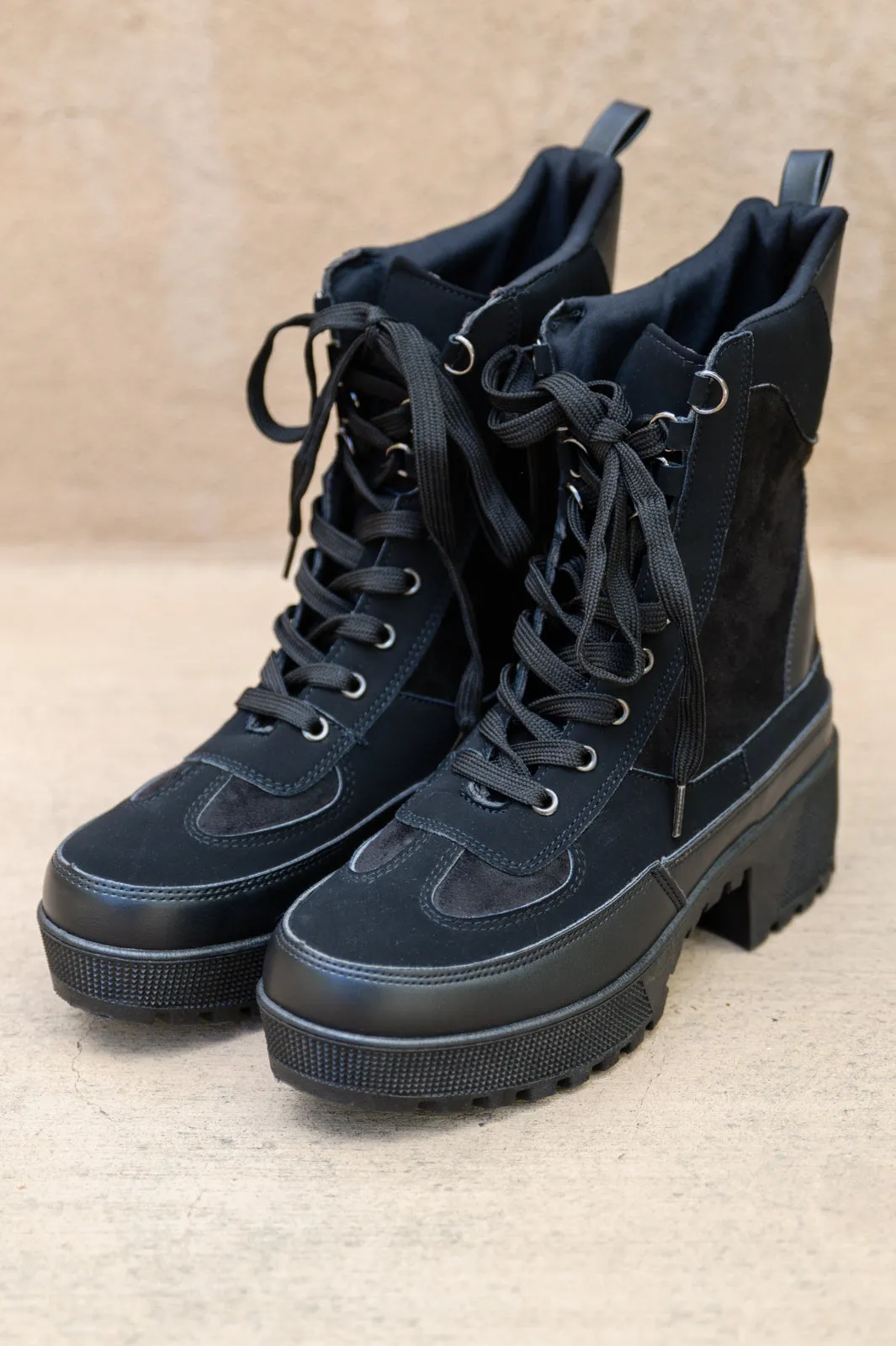Desert Nights Lace Up Boots In Black (size 6.5)