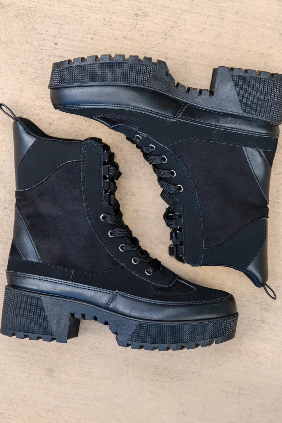 Desert Nights Lace Up Boots In Black (size 6.5)