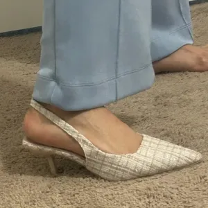 Fashion Versatile Heel Concise Modern Sandals for Women