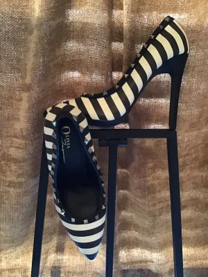 Glamour Striped studded black/white pointed toe stiletto heels