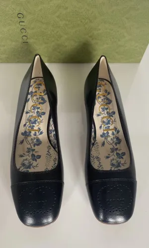 Gucci Leather Ballet Flats in Black with Interlocking GG