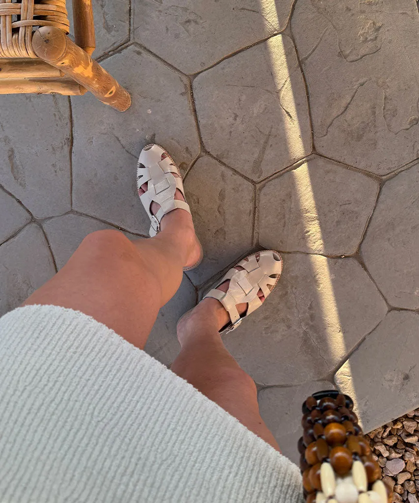 HIPPIE FLATS SAND CRINKLE PATENT
