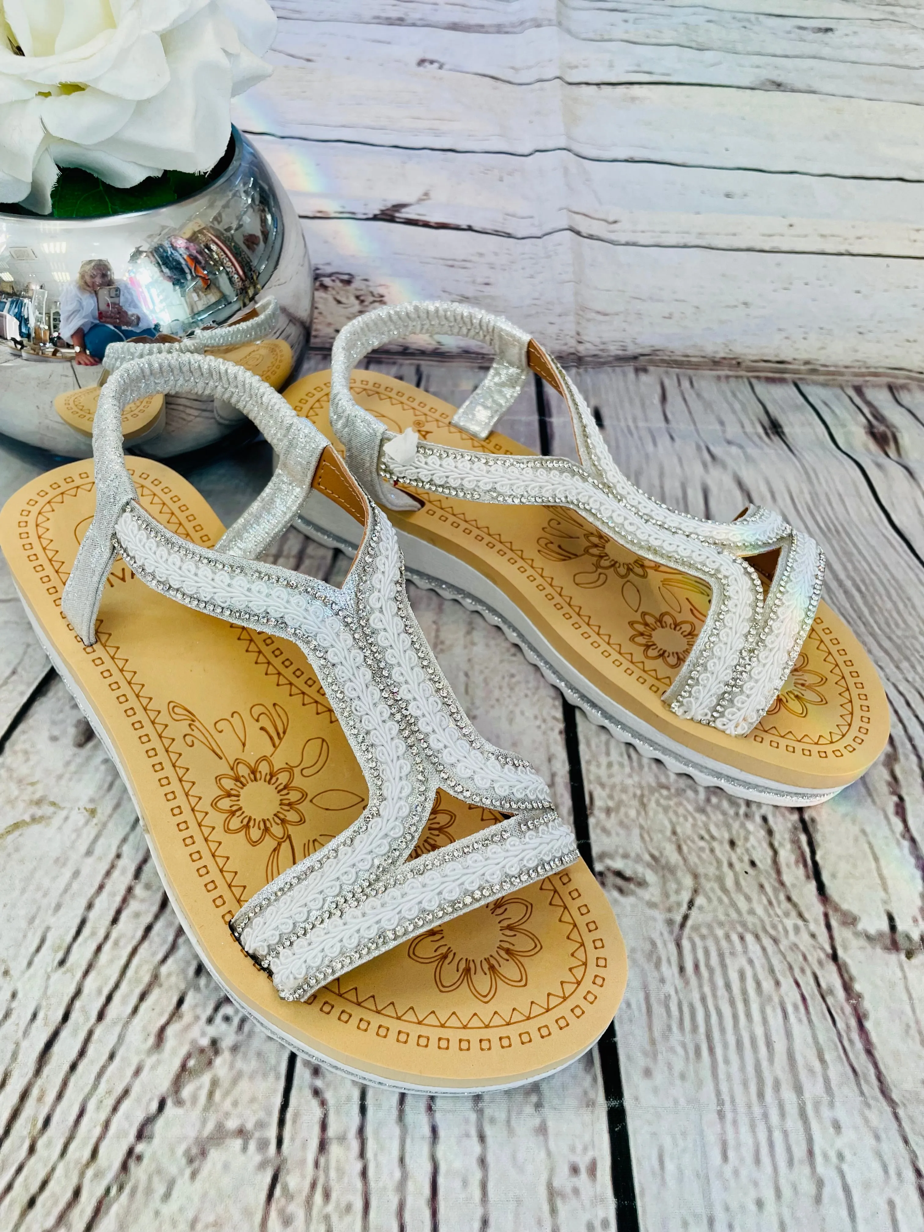 LADIES SILVER SMALL WEDGE SANDALS ( LOLO )