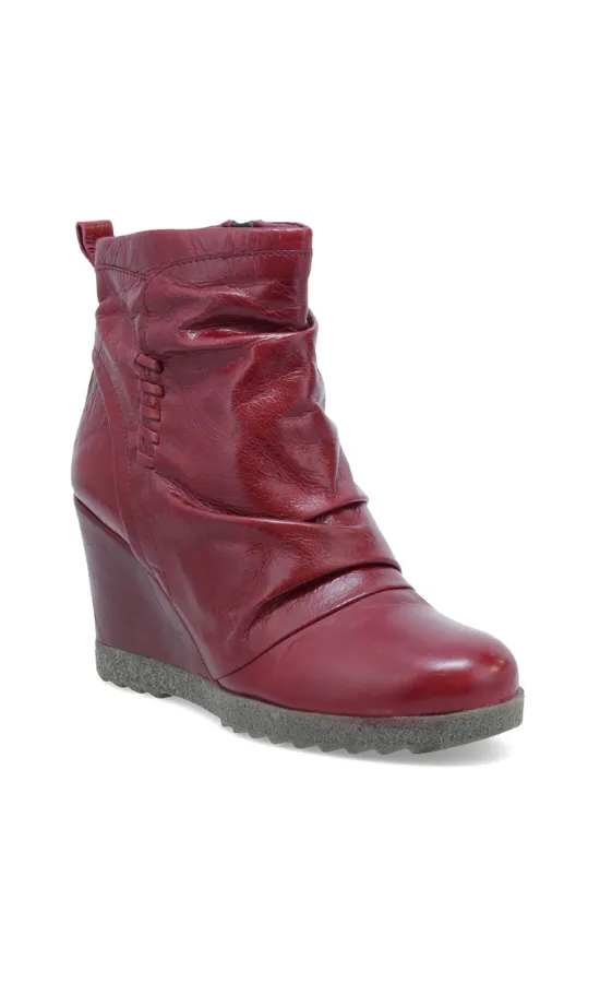 Nolan Wedge Boot