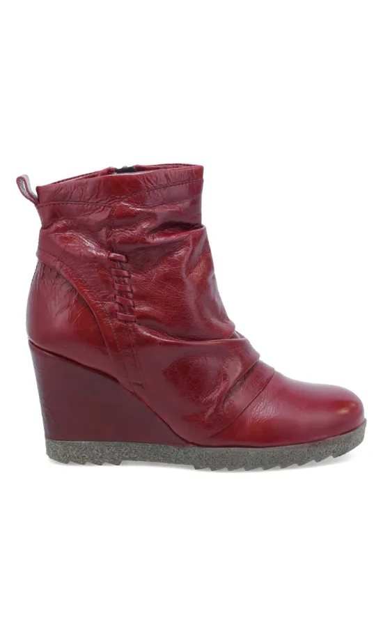 Nolan Wedge Boot
