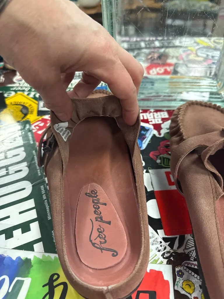 NWOT FREE PEOPLE SUEDE BUCKLED MULES (org$138)