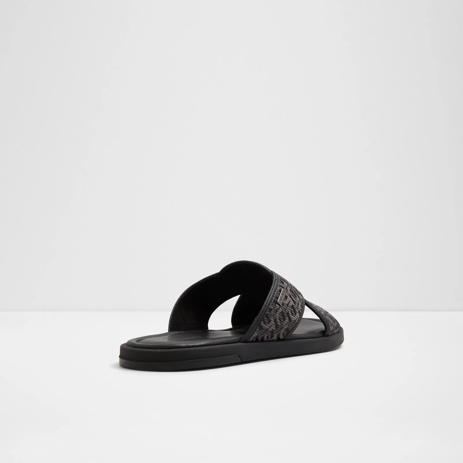 Olino / Flat Sandals