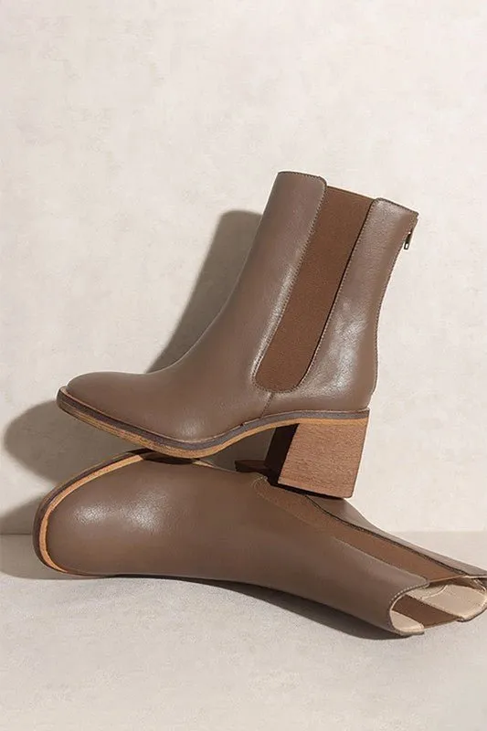 Olivia Chelsea Boot
