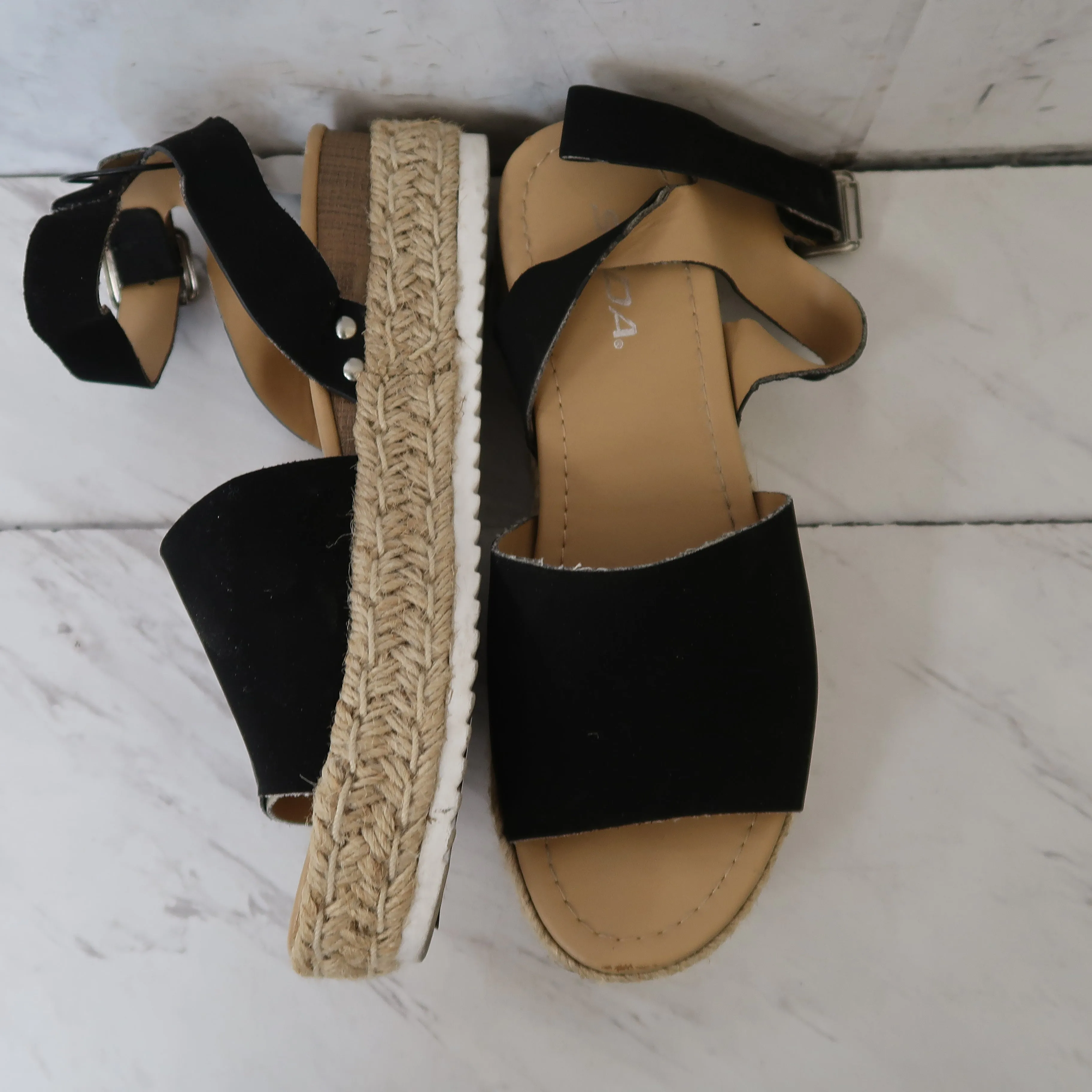 Sandals Heels Wedge By Soda  Size: 9