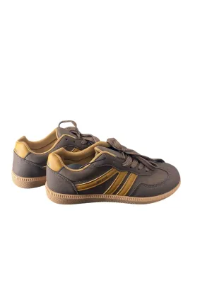 Shoes Sneakers By Clothes Mentor  Size: 8.5