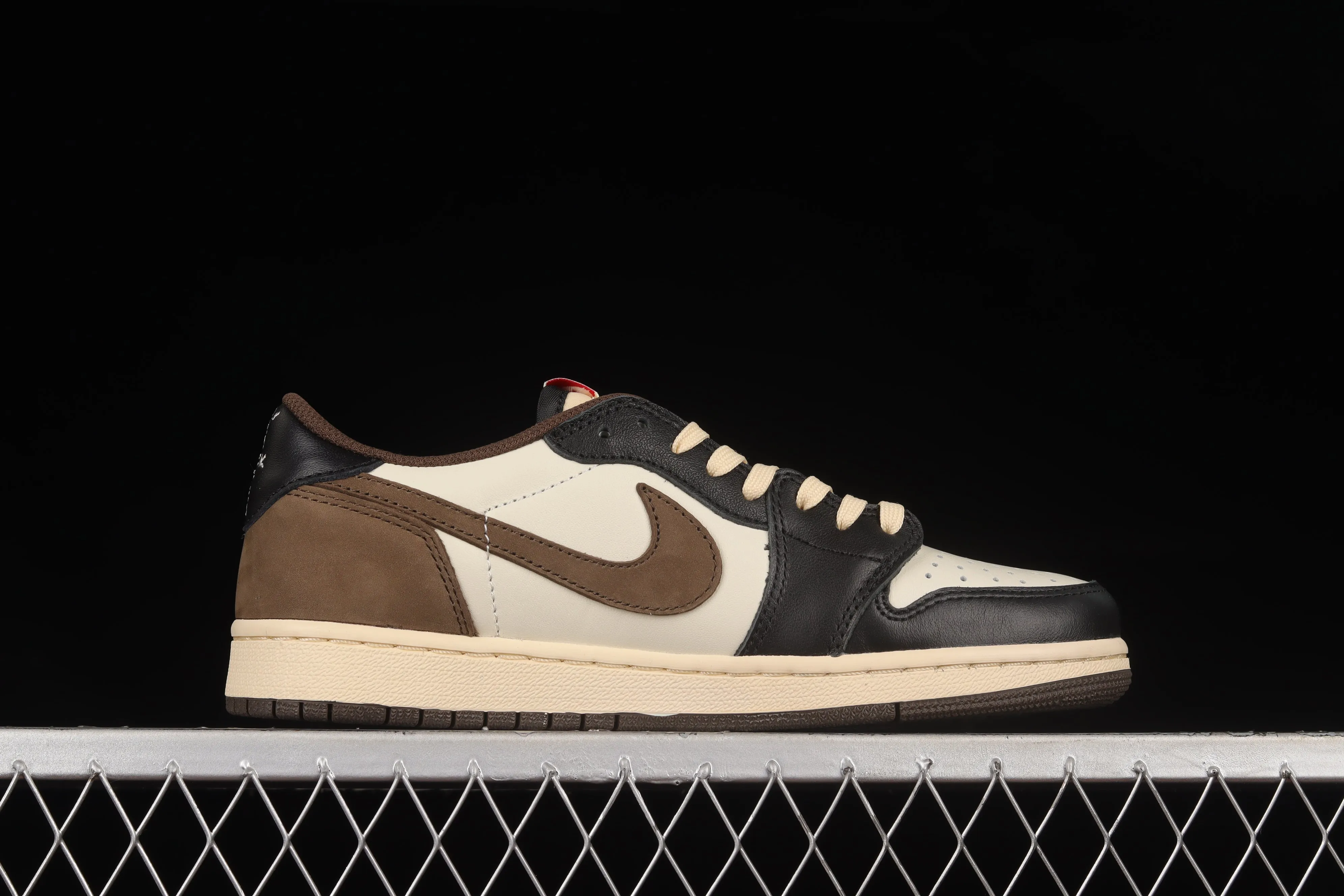 Travis Scott J1 Low mocha