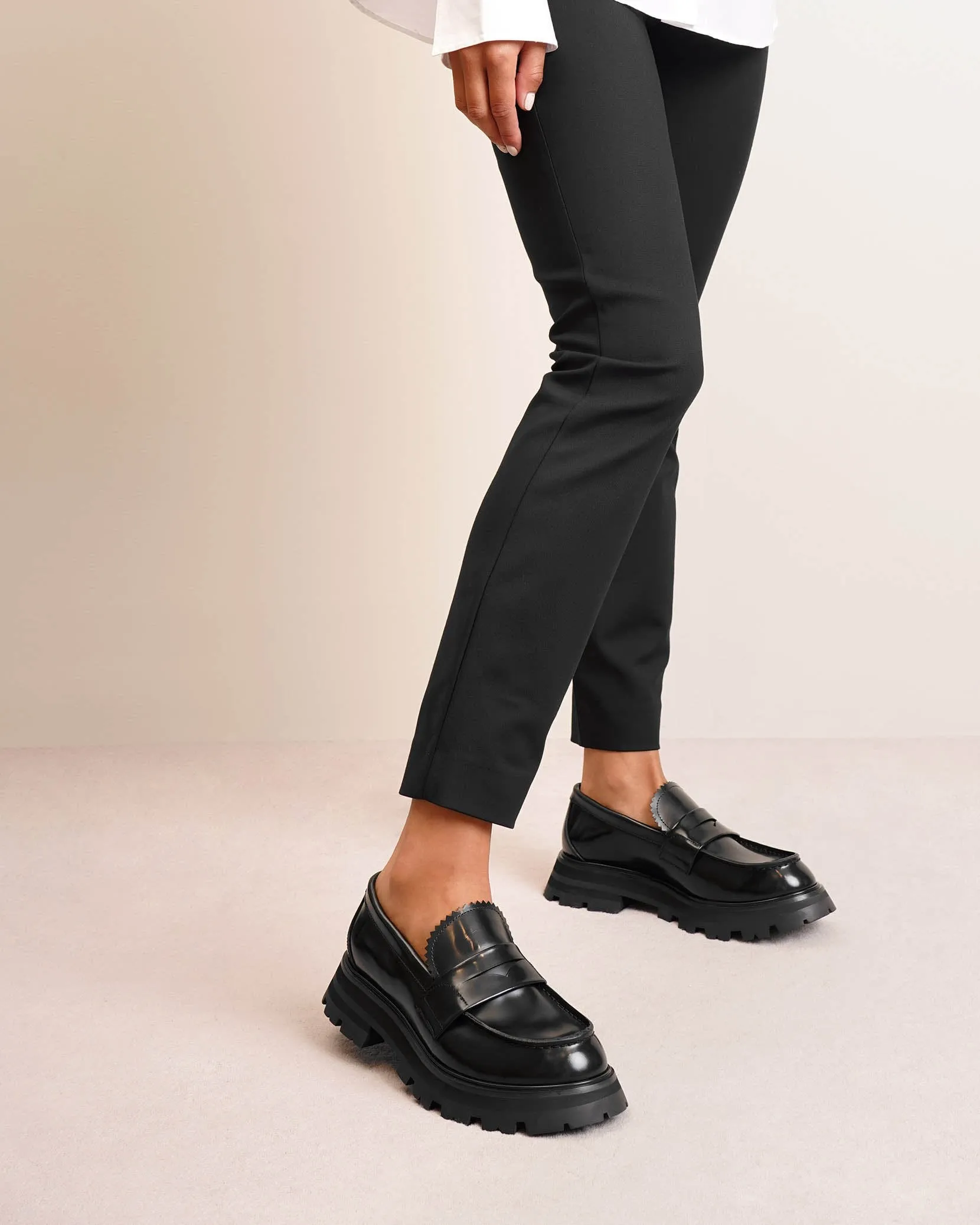Tread moccasin flats