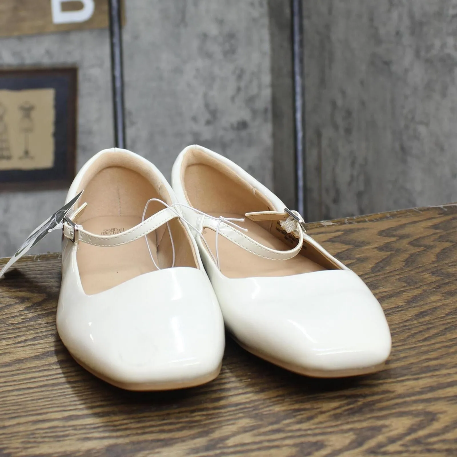 Wild Fable Womens Elsa Mary Jane Ballet Flats with Memory Foam Insole Cream 11M