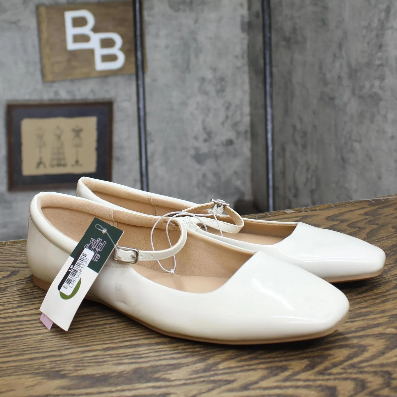Wild Fable Womens Elsa Mary Jane Ballet Flats with Memory Foam Insole Cream 11M