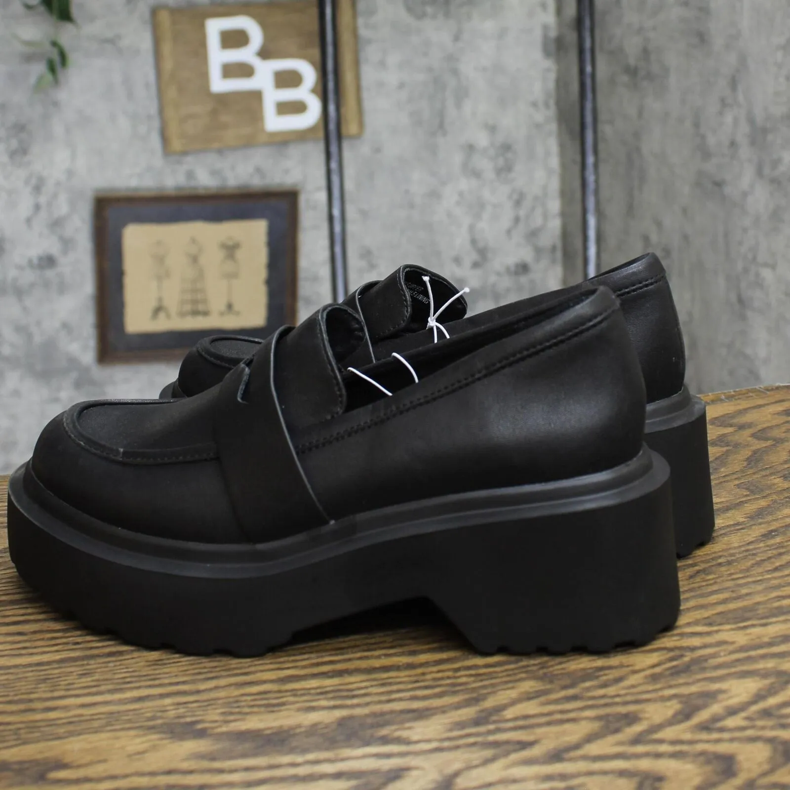 Wild Fable Womens Lacey Loafer Flats with Memory Foam Insole 87930101 Black 8.5M