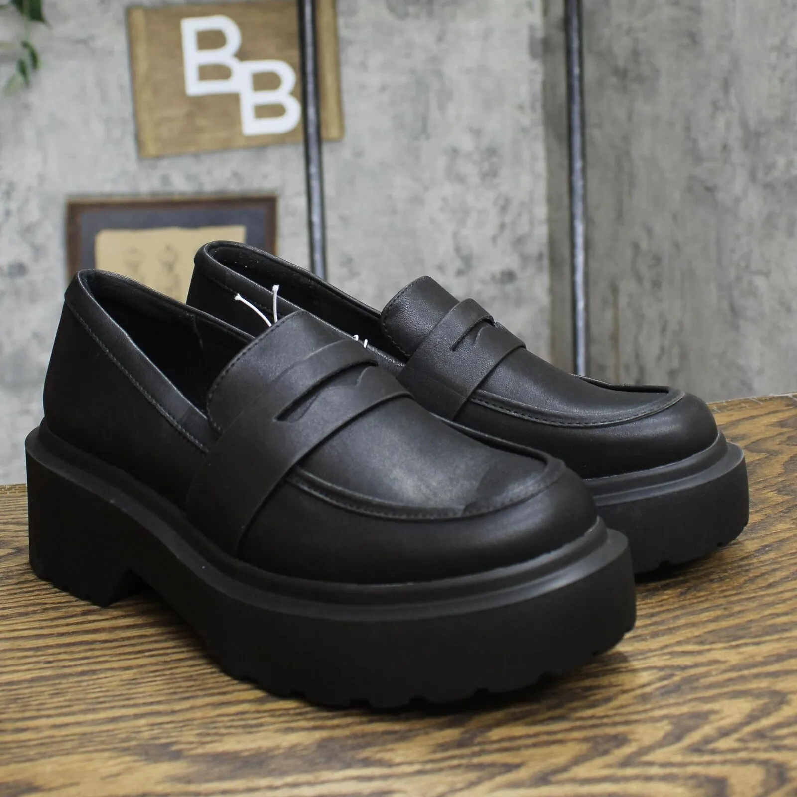 Wild Fable Womens Lacey Loafer Flats with Memory Foam Insole 87930101 Black 8.5M