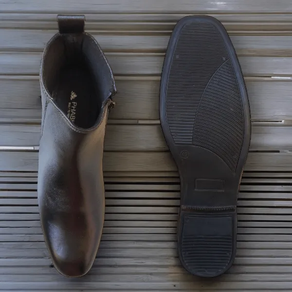 Yasiel Black Zipper Chelsea Boot